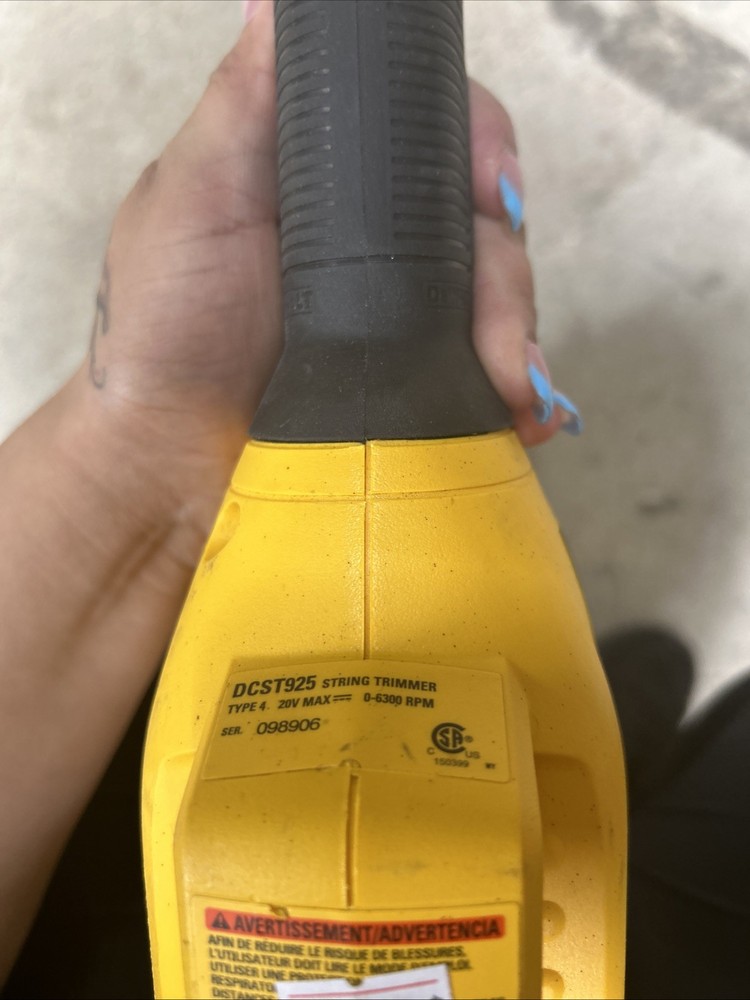 DeWalt DCST925B 20V MAX 13 in Cordless String Trimmer Tool Only Z16