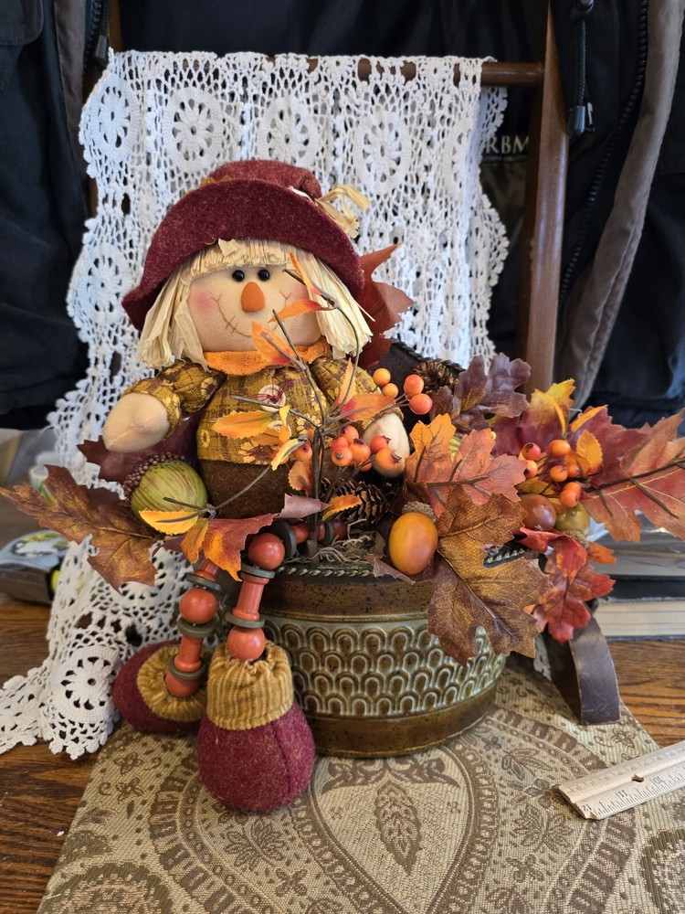 Vntg Fall Scarecrow Wall Pocket Hand Crafted Foilage And Nuts And Scarecrow