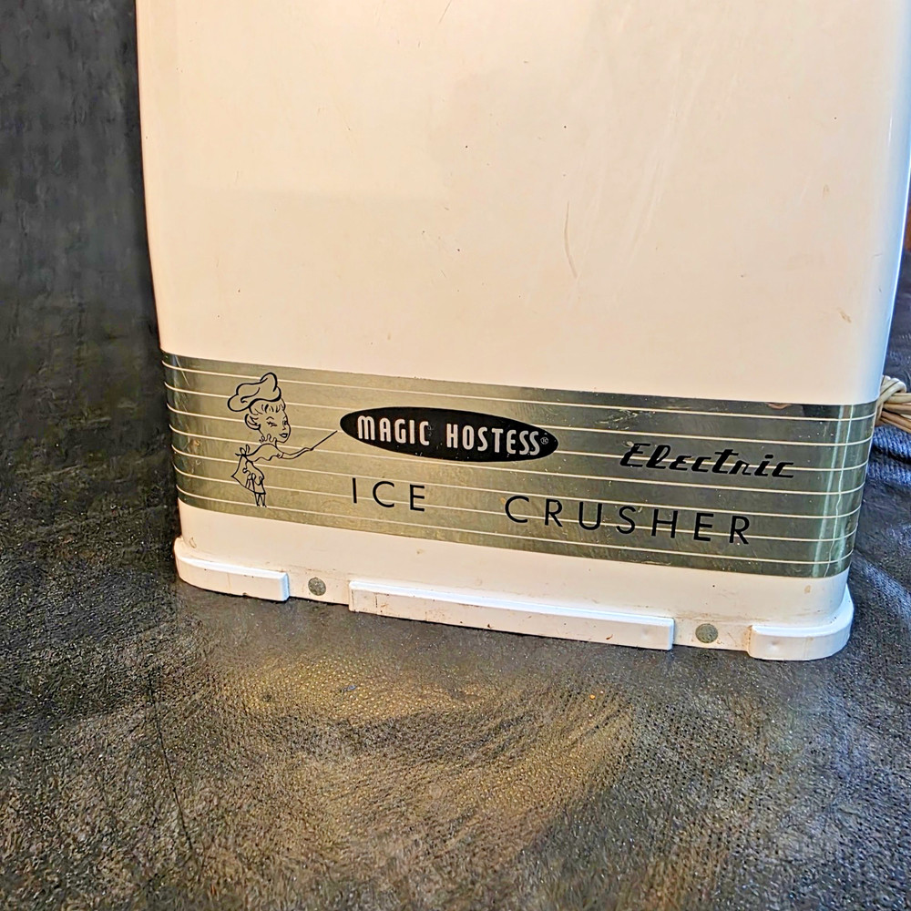 MCM Magic Hostess Portable Electric Ice Crusher. Works perfectly!