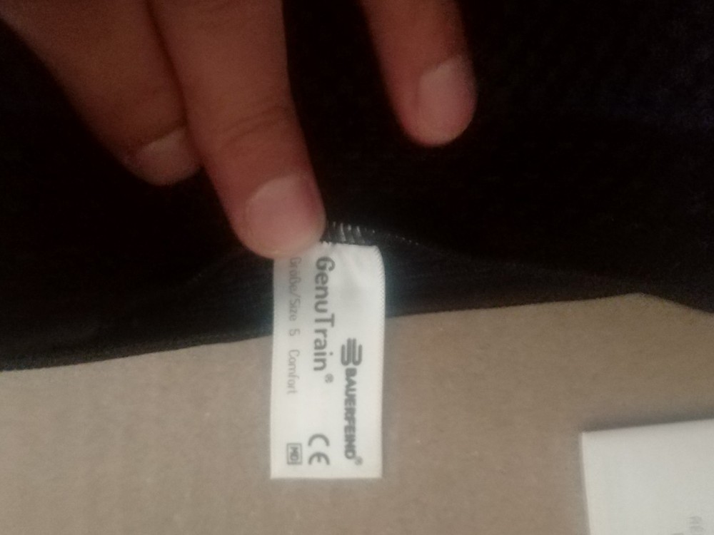 Bauerfeind GenuTrain Knee Support - Size 5 C- BLACK