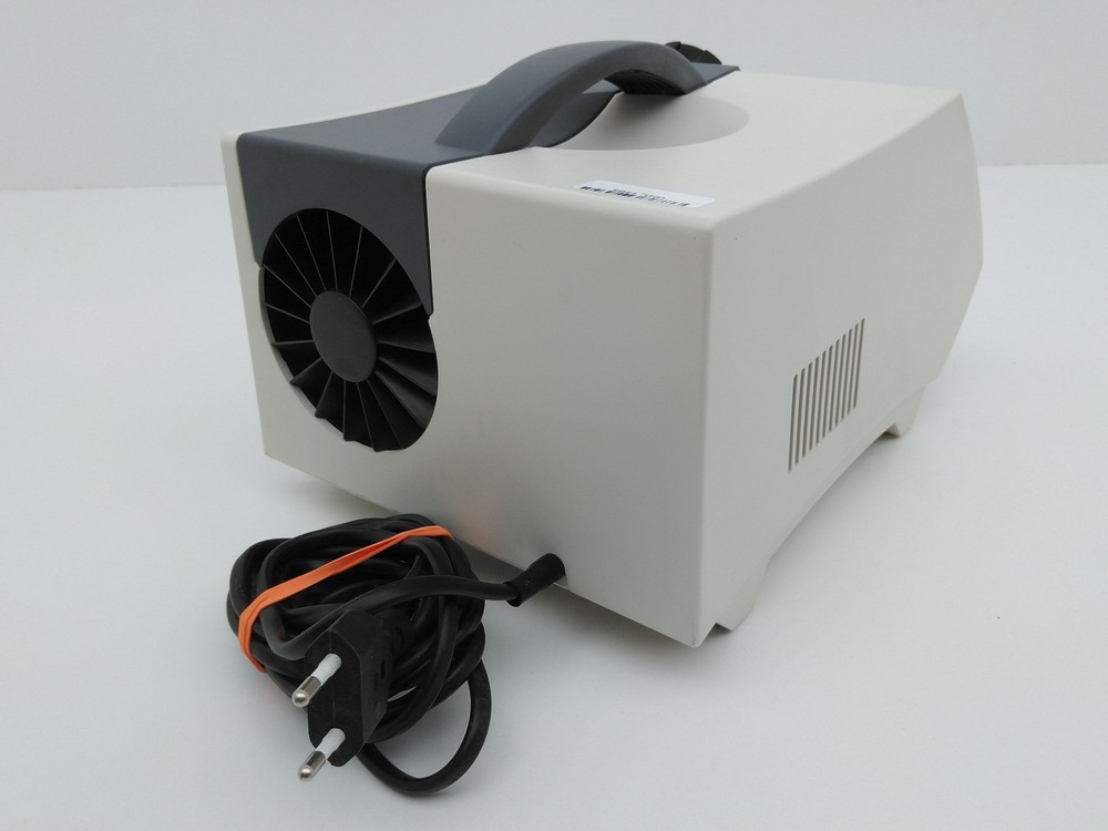 Schott KL 2500 LCD Cold Light Source