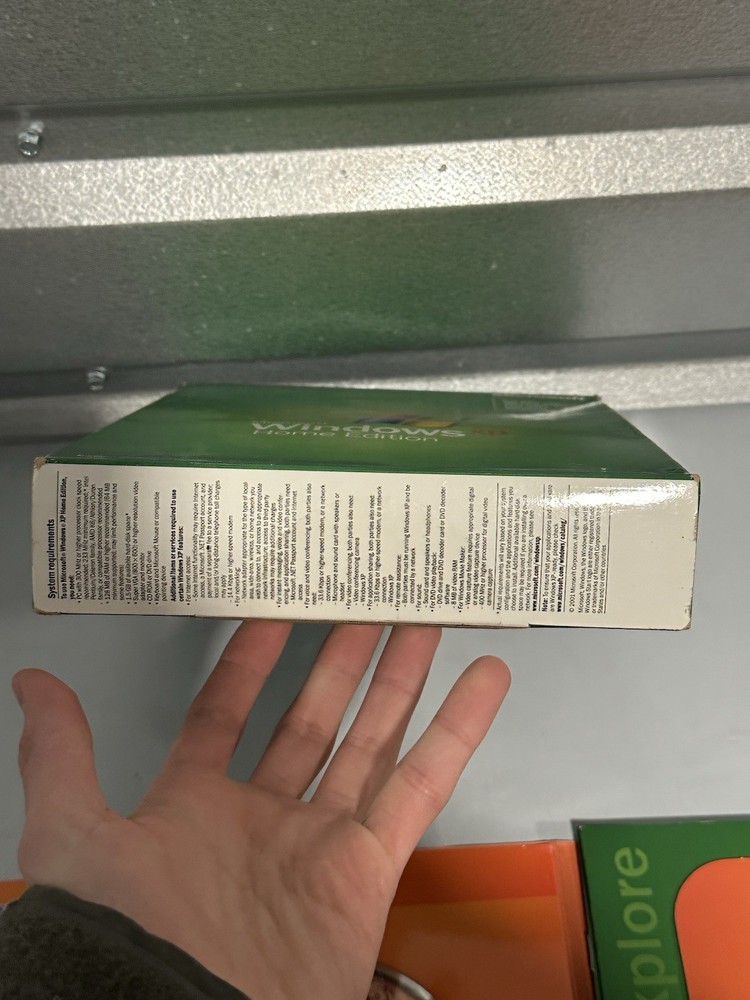 Microsoft Windows XP Home Edition - Full Version with Service Pack 2 CD-ROM