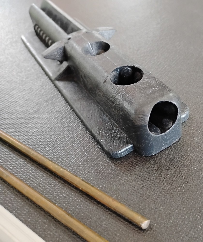 Spyderco Tri-Angle Sharpmaker Kit - Sharpening System Ceramic Stones Model 203F