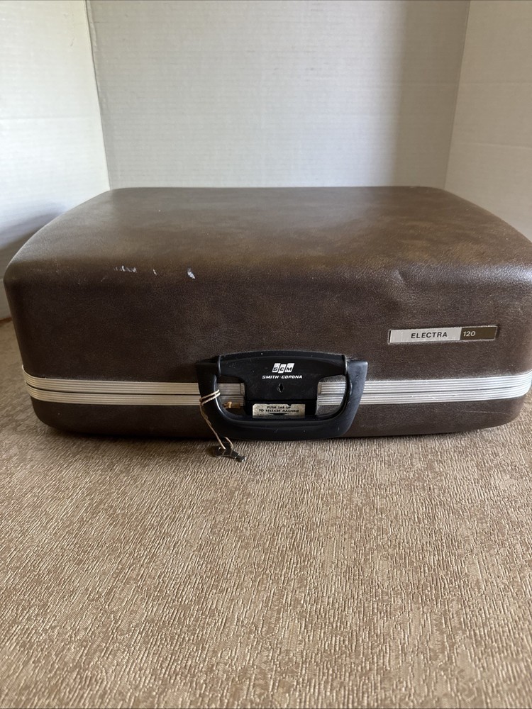 Smith-Corona Electra 220 electric typewriter with case Cursive Type Excellent