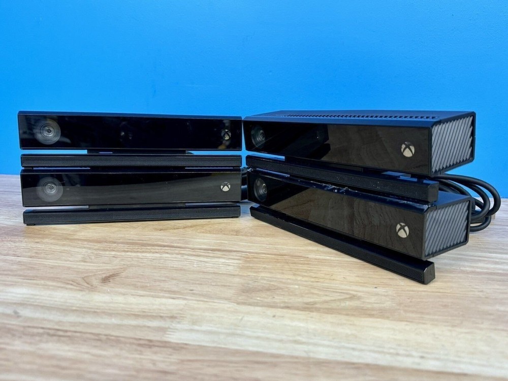 Microsoft Kinect- FOUR Kinect Xbox x/s One - Bulk for Parts