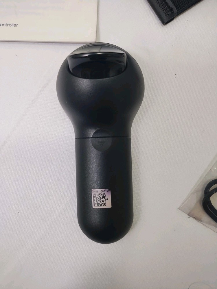 Samsung Gear VR Oculos with Controller Carry Case Hermit Shell Black Used