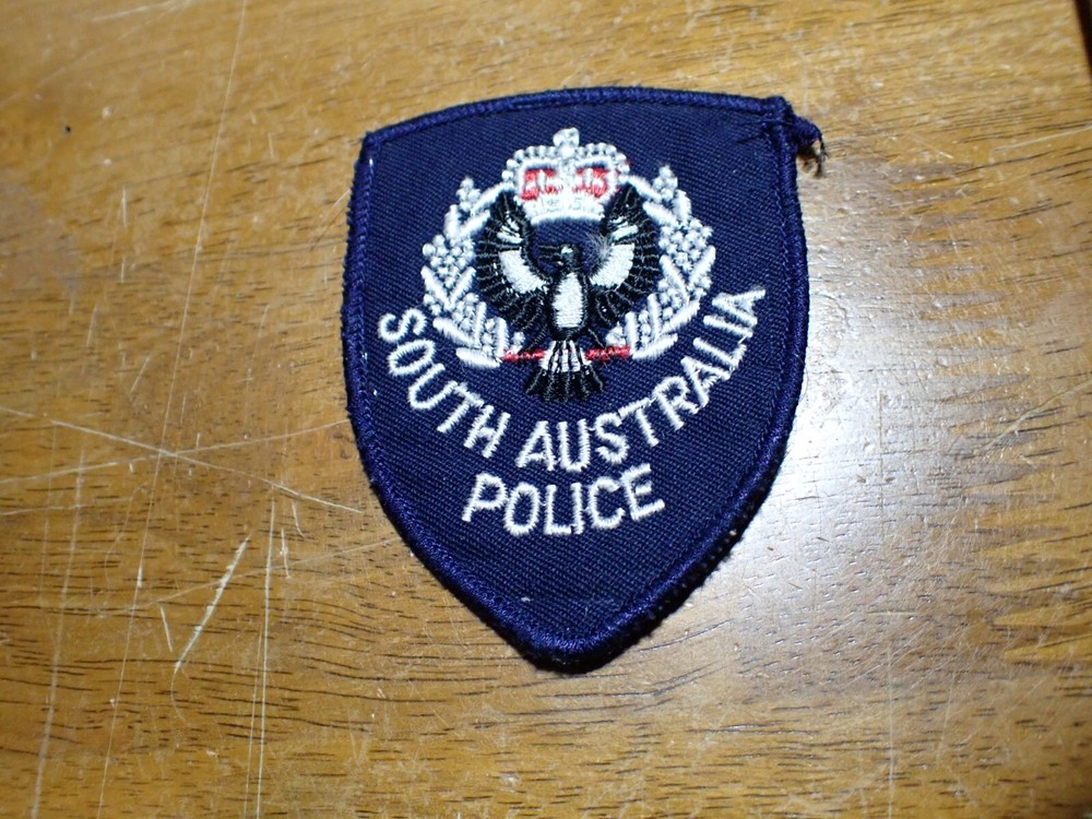 INTERNATIONAL  EARLY VEST PATCH BX V #17