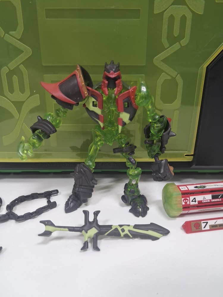 Xevoz - BATTLE ATTACK TRANSPORTER CASE W/ IRON SPECTRE - Complete - Hasbro 2004