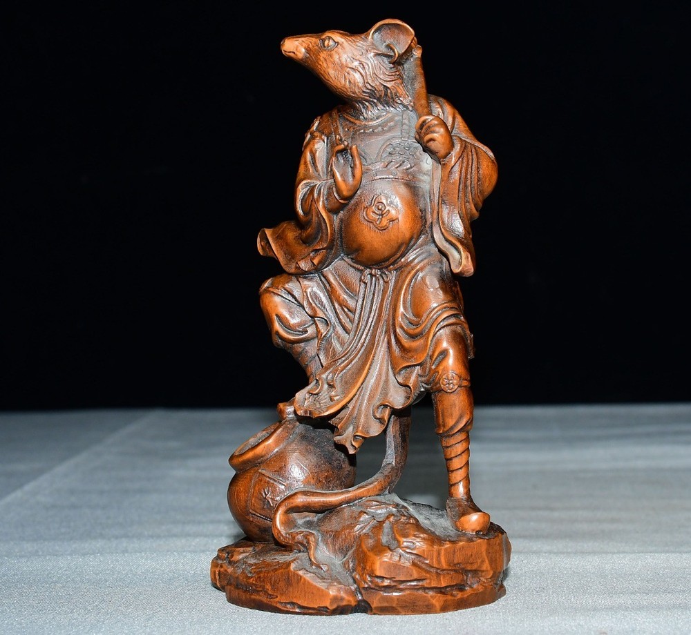 Exquisite Small Leaf Boxwood Mouse Ornament