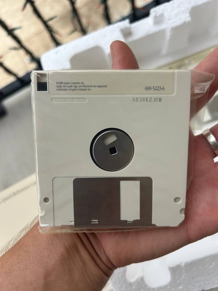 Apple Macintosh System Software start kit 944-0379-A. Manuals, System Update