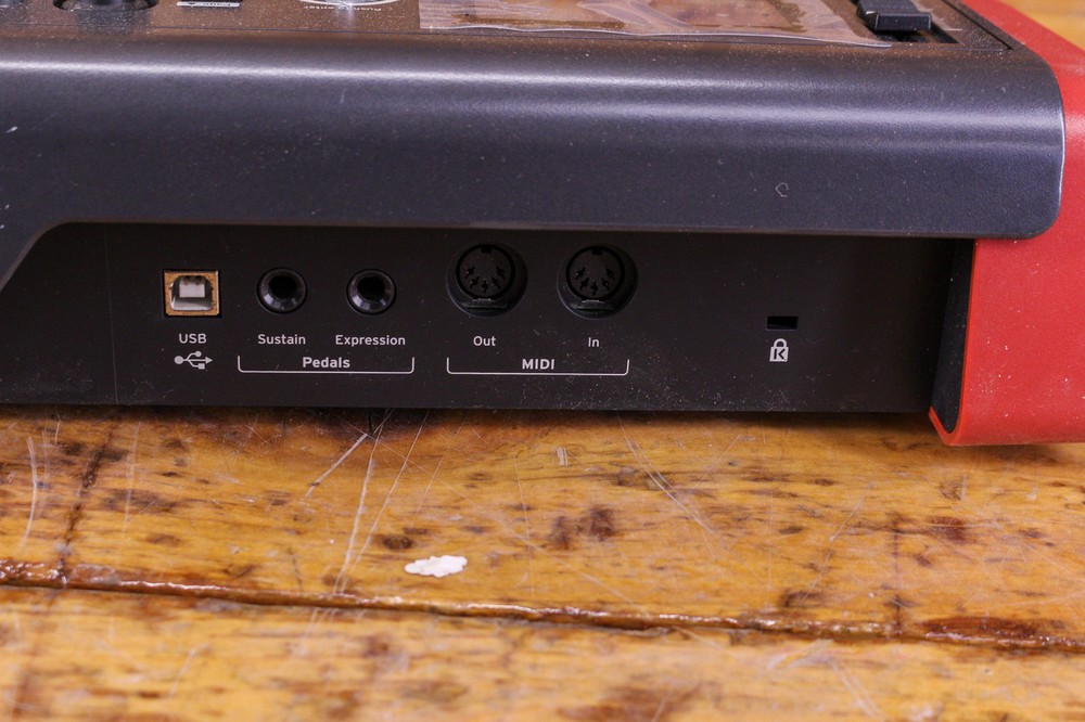 Novation Impulse 25 MIDI Controller ISSUE