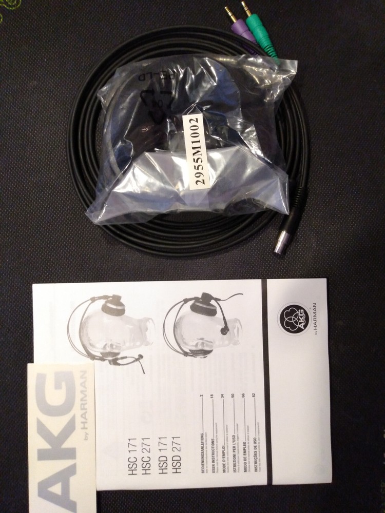 AKG HSC171 headset with MK HS MiniJack cable