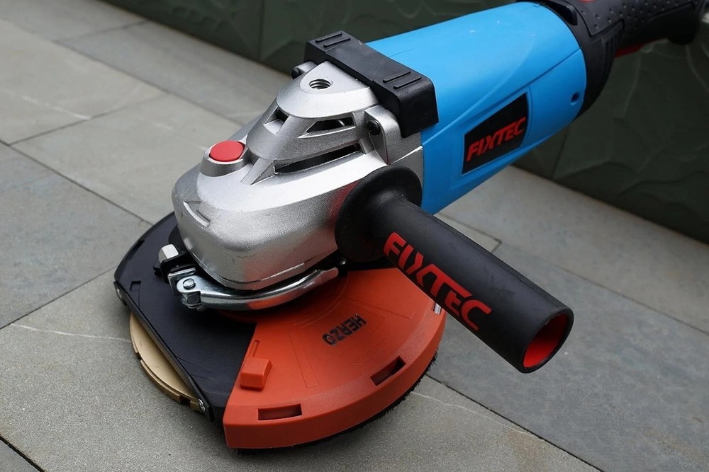 Lightweight Universal Dust Shroud for 7" Angle Grinders - Installation Made Easy