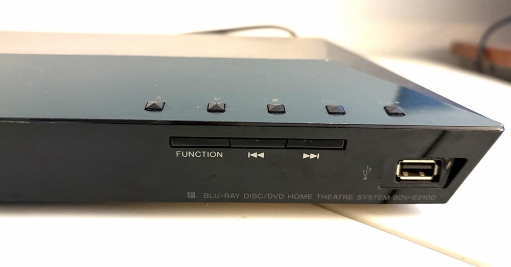 Sony Blu Ray 3D Receiver Player BDV-E2100 & Remote