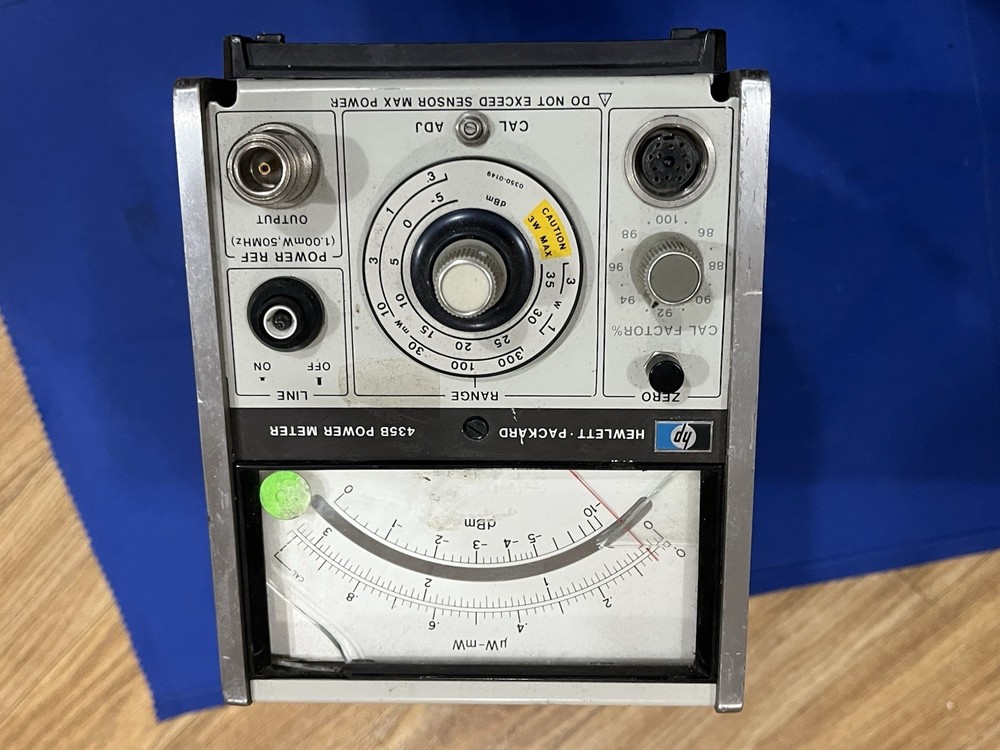 HP 435B Analog Power Meter Condition Unknown Measures DBM