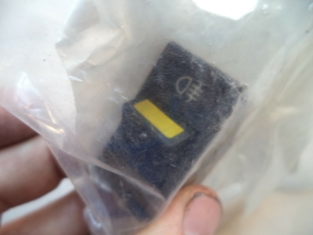Opel GM switch rear fog light button 1712836 8445