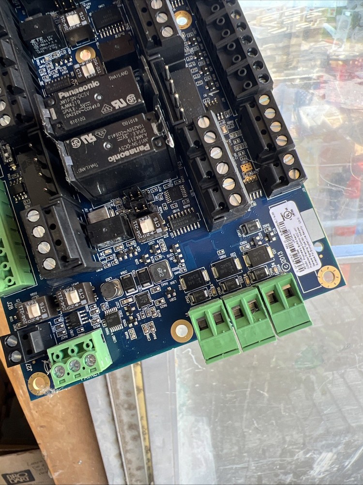 Software House USTAR-ACM 0312-5015-01 iSTAR Ultra 8-Reader Access Control Module