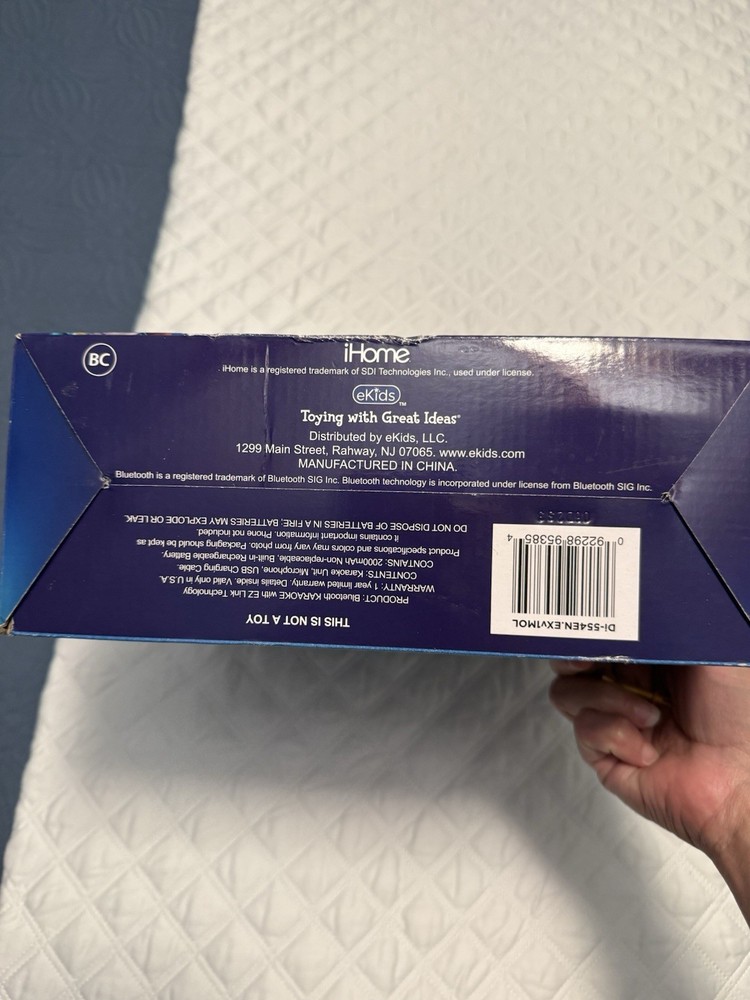 DISNEY ENCANTO BLUETOOTH KARAOKE MACHINE & MICROPHONE WITH EZ LINK TECHNOLOGY