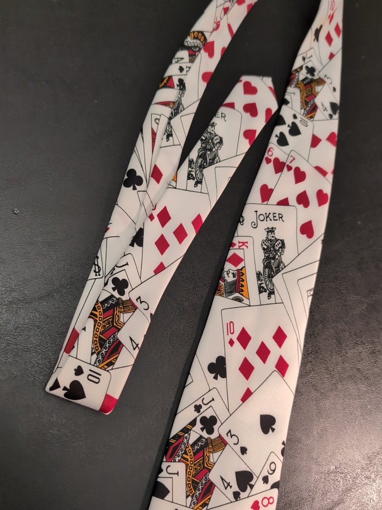 MAGICIAN'S TIE - Magic Playing Cards Design