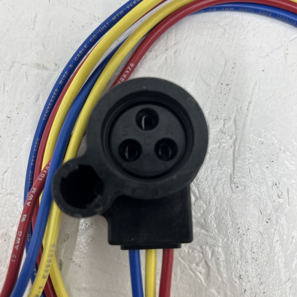 Wiring Harness Molded Plug 3 Pin Compressor Connector 13U63 48in