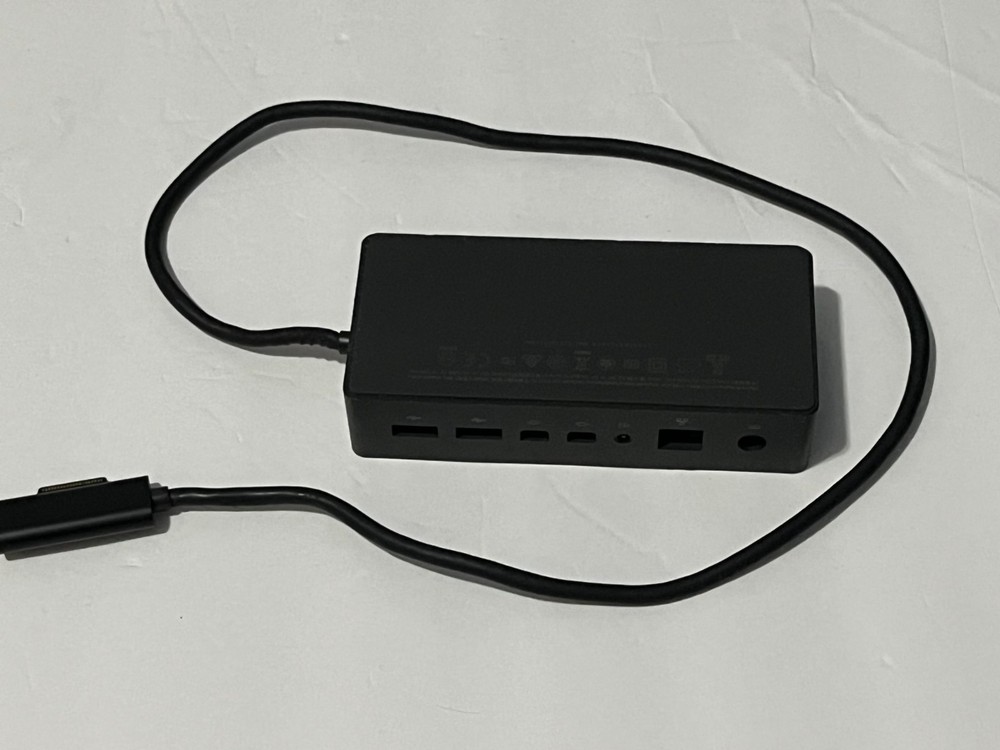 Microsoft 1661 Docking Station - Black