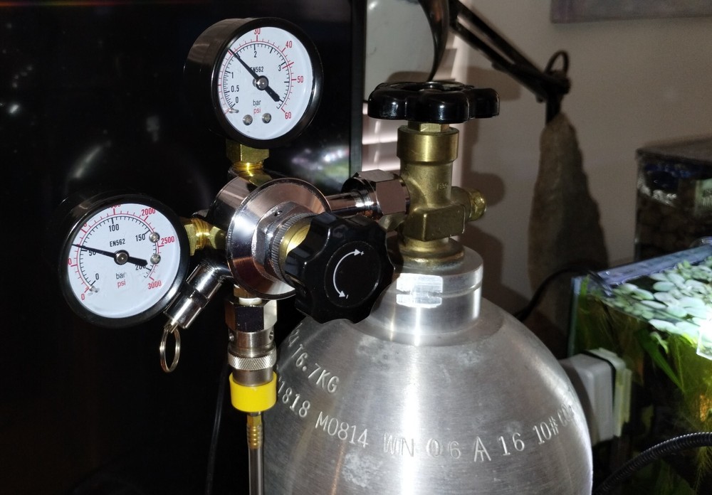 Complete Digital Planted Tank CO2 regulator and controller. NO NEEDLE VALVES!