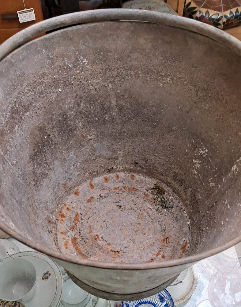 Vintage Medium-Sized Galvanised Steel Bucket with Handle
