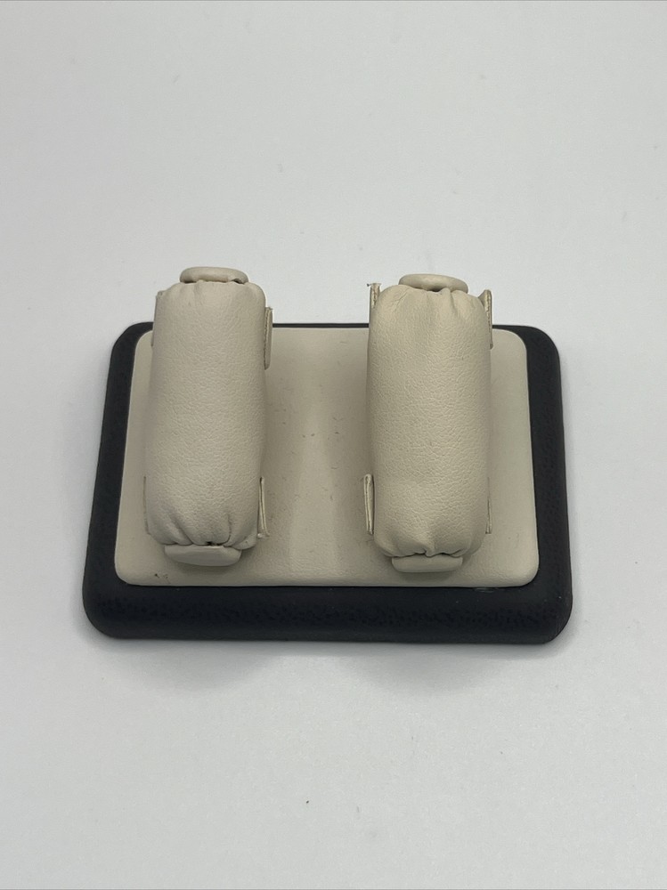Double Cushion Ring Display Unit