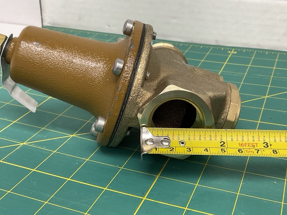 Watts LF25AUB-Z3 Water Pressure Reducing Valve 1-1/2" Inch Pipe Size