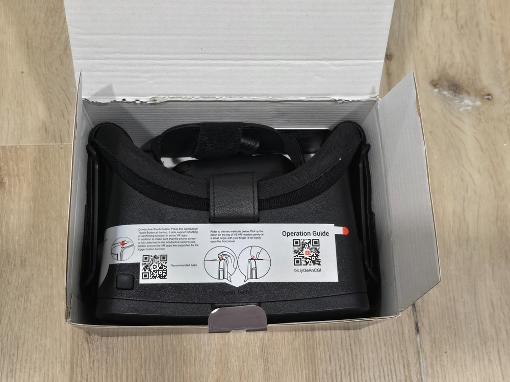 Destek VR5 Smartphone VR Headset w Controller Black