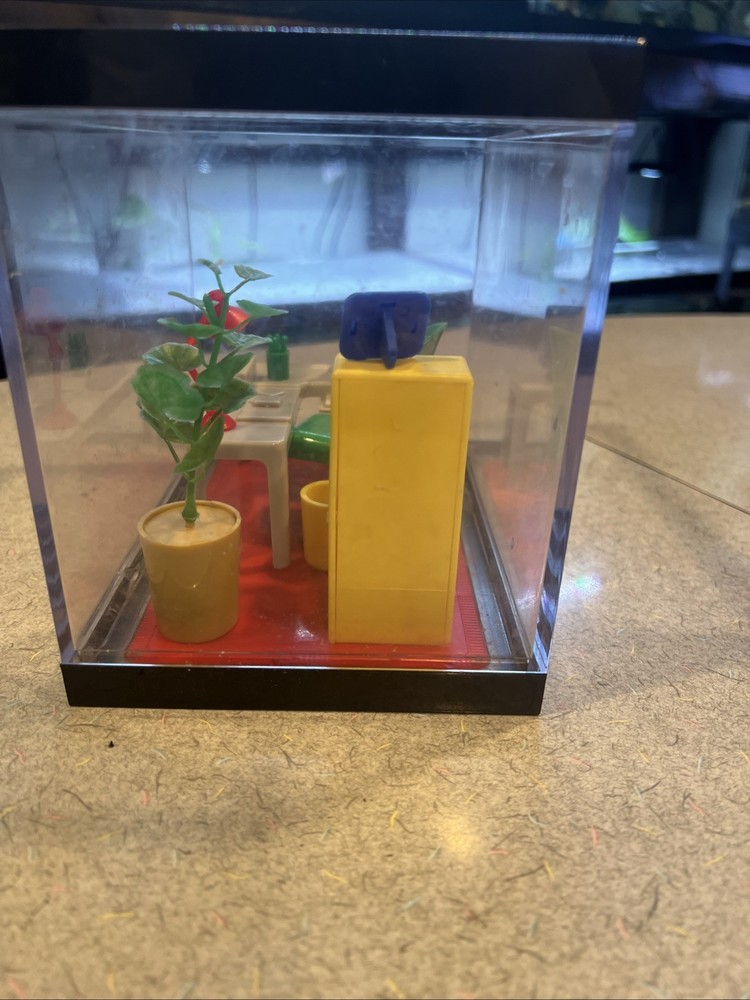 Office Fish Tank – big fish, small pond