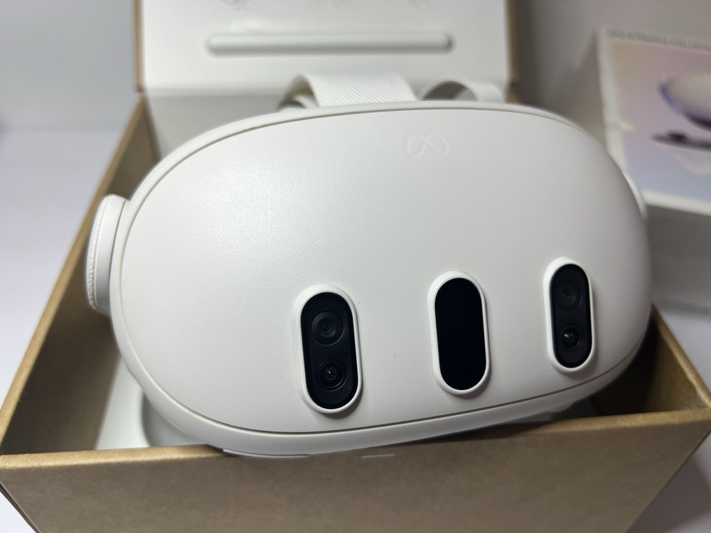 Meta Quest 3 VR Headset - 128GB