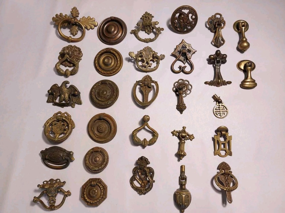 Collection Of 328 Handles And Pulls