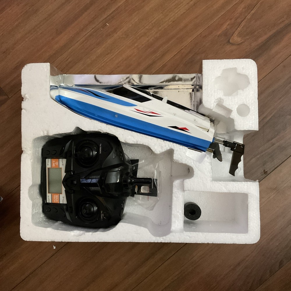 Radio Controlled High Speed Racing Boat - H102 - READ DESCRIPTION