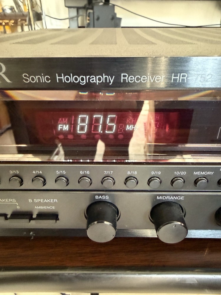 The Carver Receiver HR-752 Nice