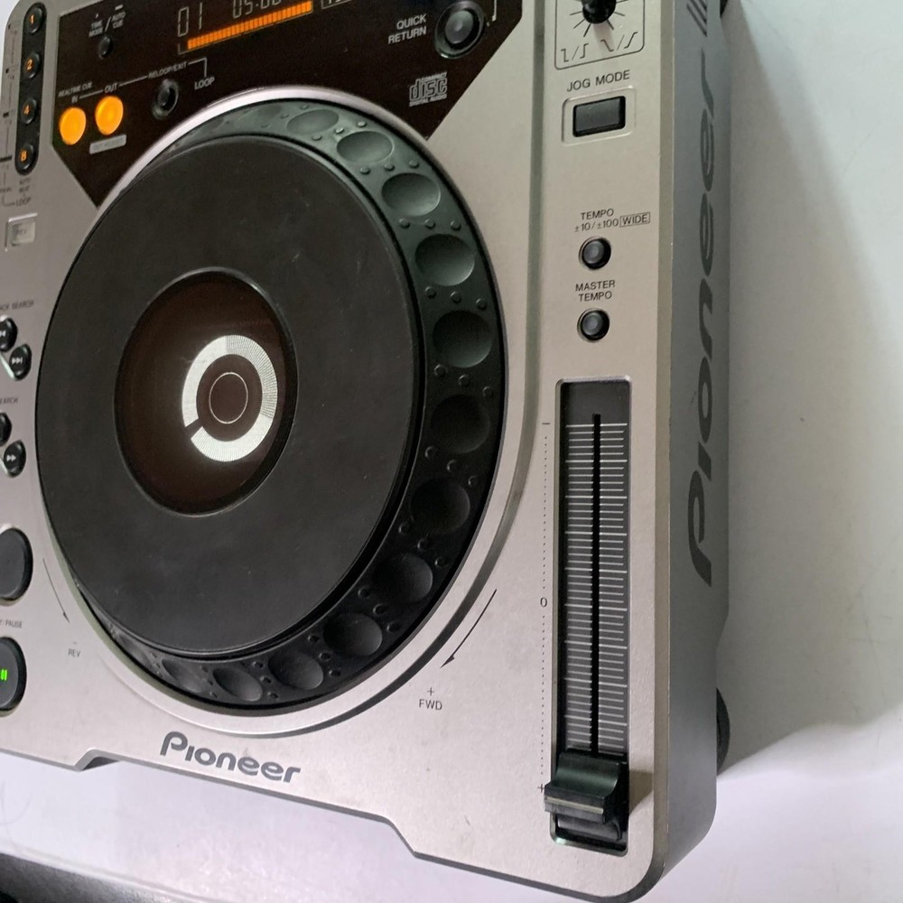 Pioneer CDJ-800 CD Disc Player Digital Turntable