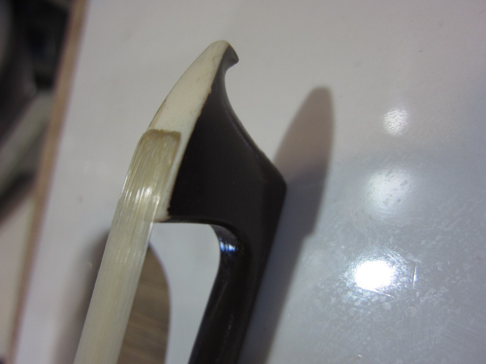 Glasser Violin Bow