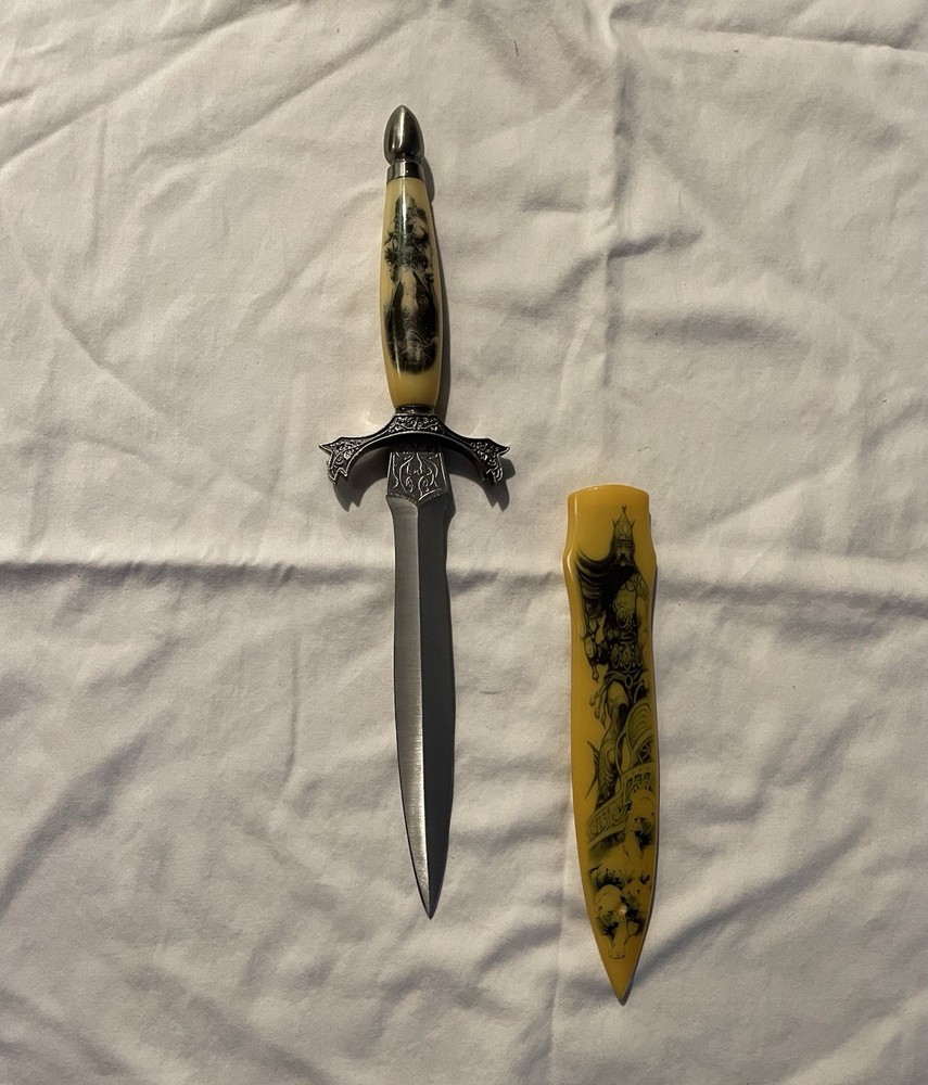 Replica dagger Knife