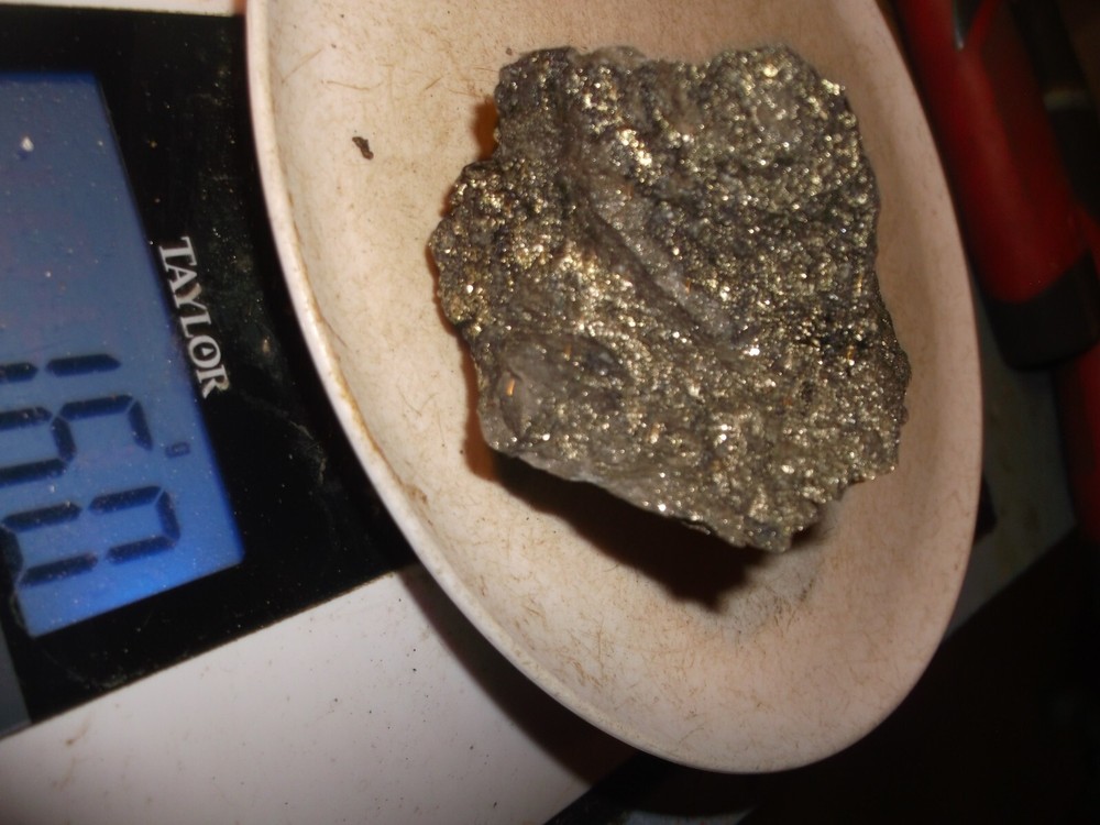 Gold, silver, copper, 160 grams samples ,ore high grade .