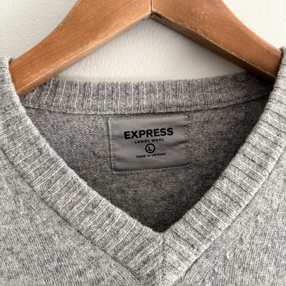 Express Men’s Wool Grey V Neck Knit Pullover Sweater Large