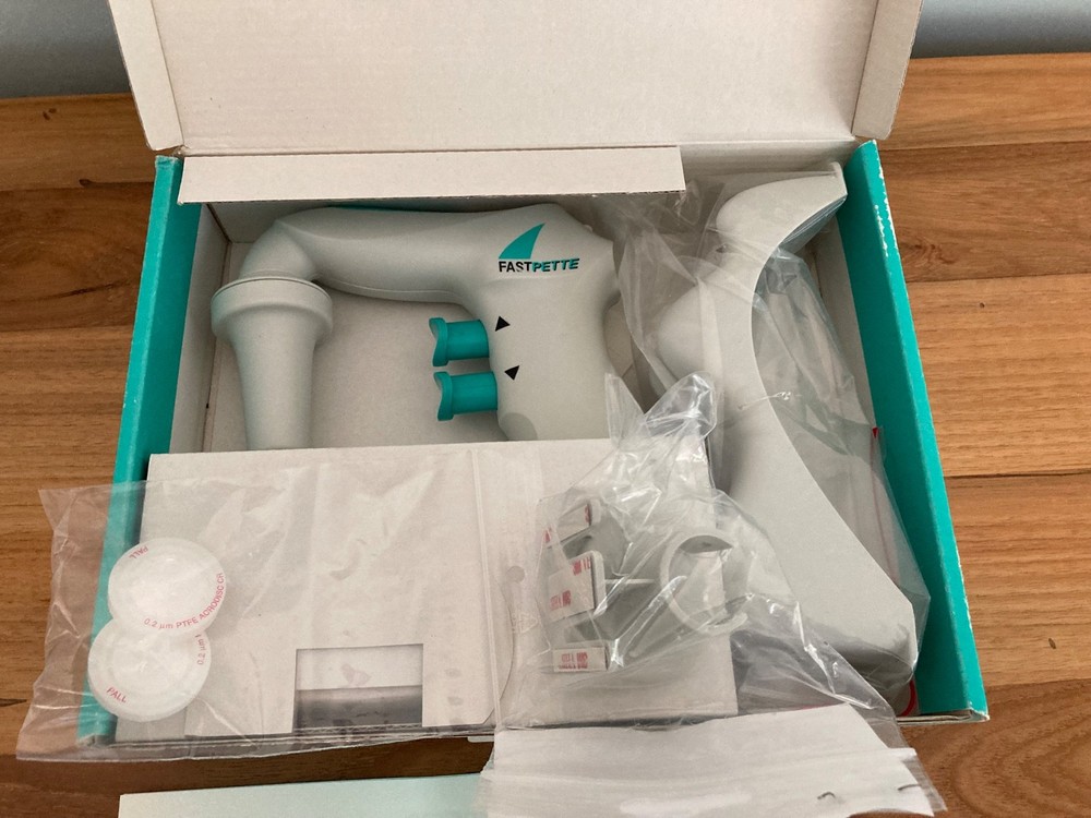 Lab Electric Pipette Controller - 120 V / 60 Hz (Labnet FastPette)