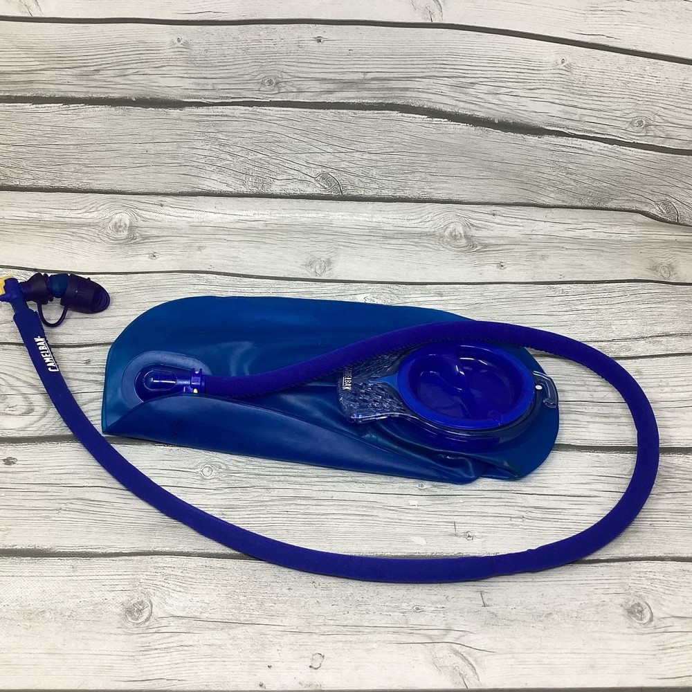 CamelBak Rouge Hydration Backpack 70oz Blue Zip-Up Pouches