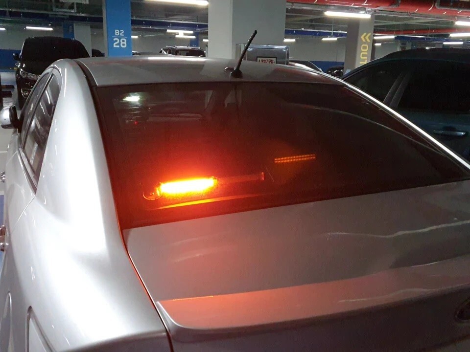 Windshield Suction Cup Strobe Led Light Interior Emergency Warning Hazard 12-24V