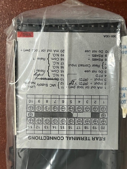 POWERS PROCESS CONTROLS 327-B000 300 SERIES DIGITAL RTD 120V 4 DIGIT INDICATOR