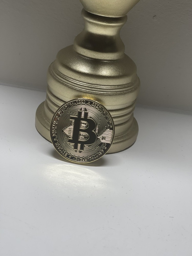 BITCOIN- Limited Edition Physical Coin with Display Case / Cryptocurrency￼