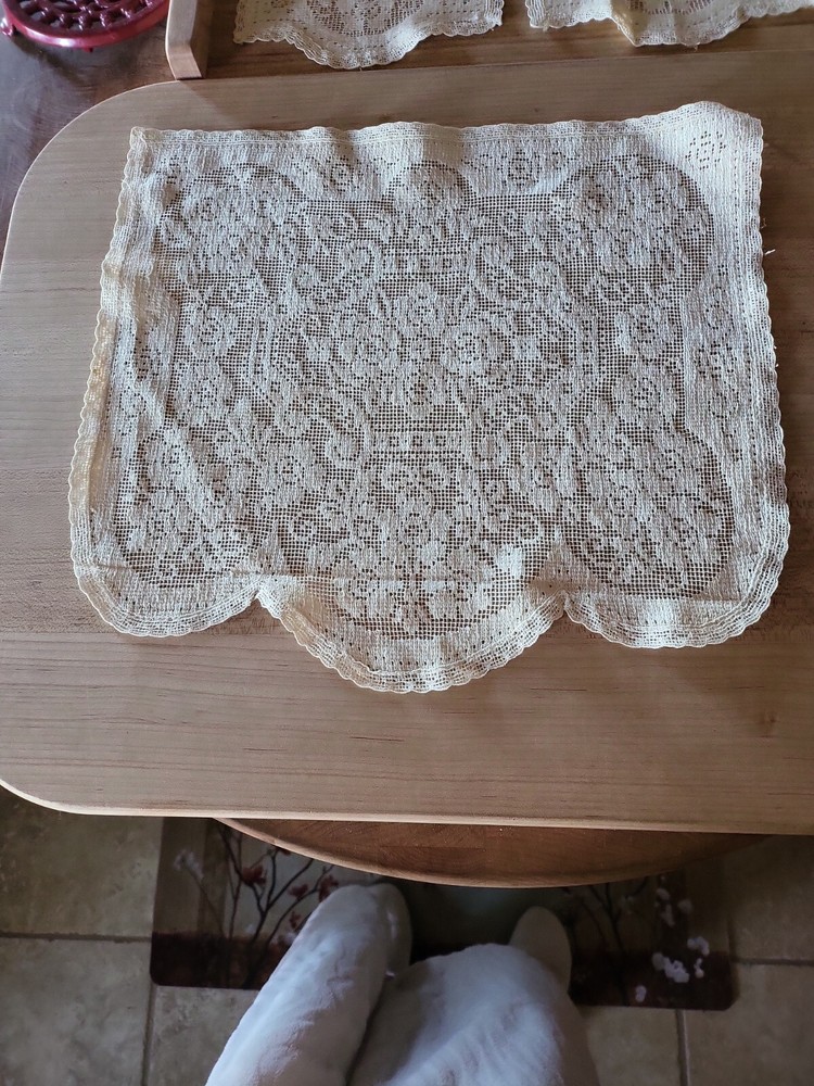 Two Headrests And Four Armrests Set Lace Fillet