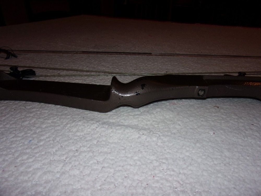 Bear Whitetail Hunter Vintage Compound Bow