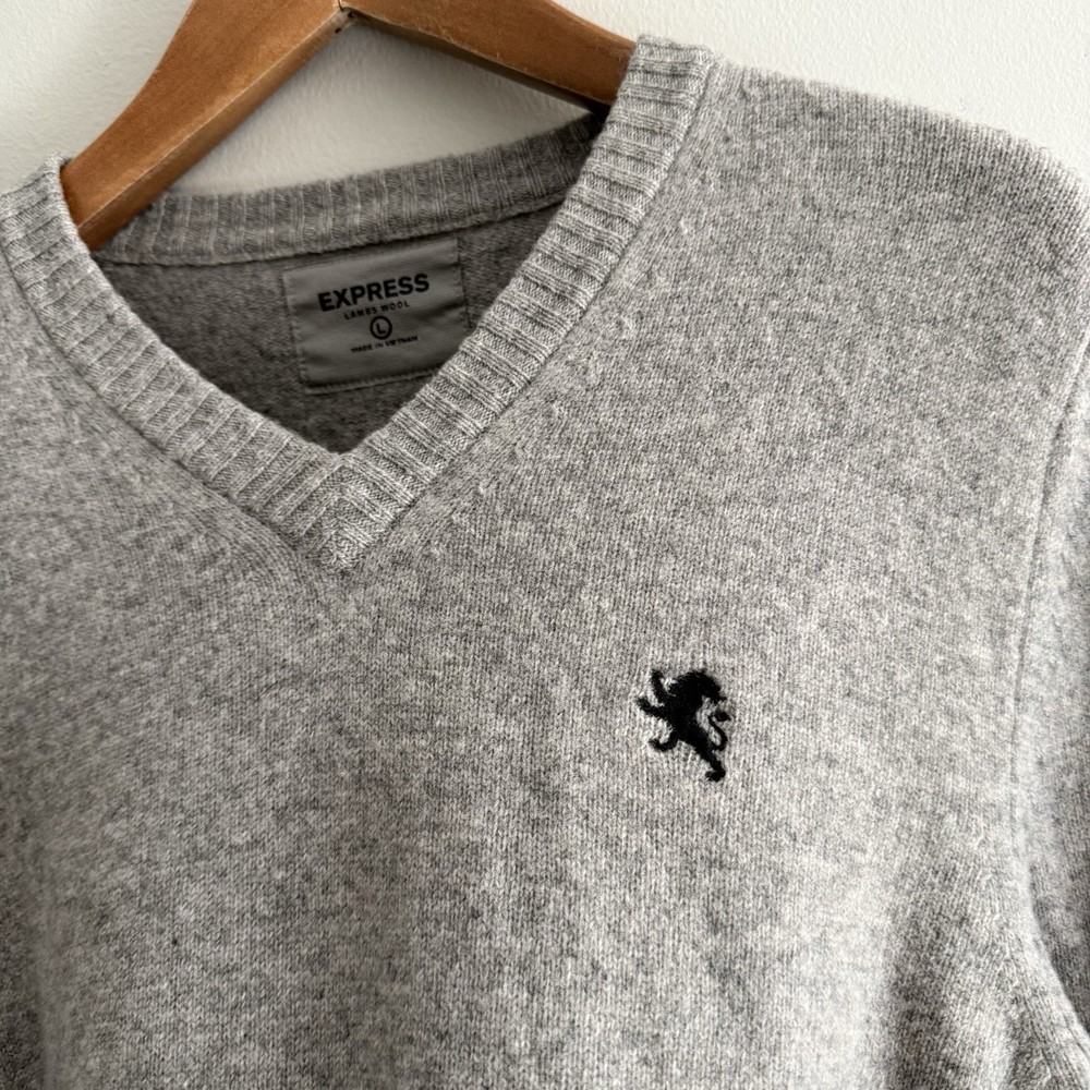Express Men’s Wool Grey V Neck Knit Pullover Sweater Large