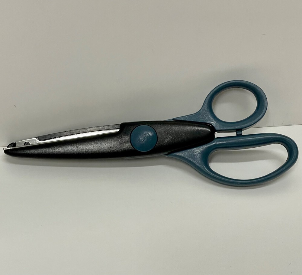 Fiskars Paper Edgers Craft Scrapbooking 6.5"L Scissors, "Imperial" Pattern