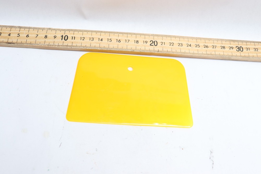 Spreader Yellow 3" x 5"